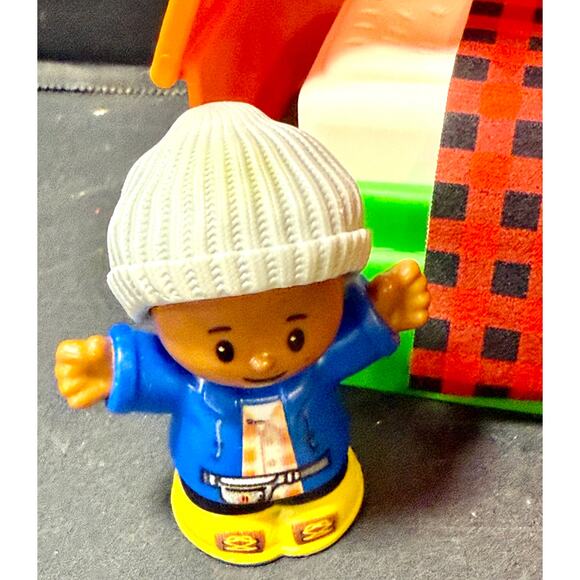 Fisher Price Little People Cabin Toddler Playset w/ Camp Fire Light complete - Picture 3 of 5